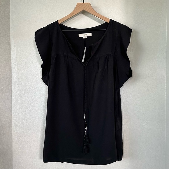 LOFT NWT L XL Flutter Sleeve Split Neck Tassel Top in Black - Picture 3 of 9